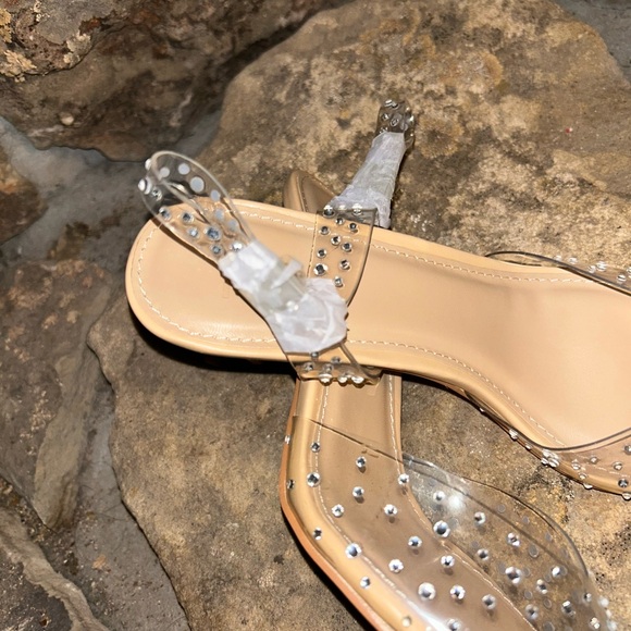 BRAND NEW NEVER WORN!!!Emma Clear Embellished Pump. Perfect wedding/ event shoes - Picture 8 of 15